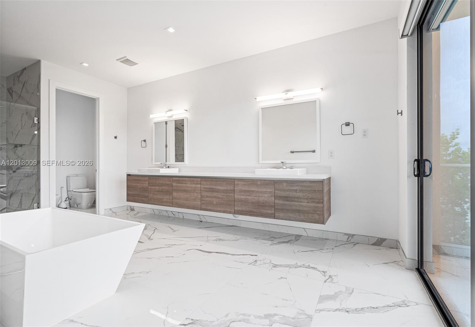 WESTON ESTATES - Residential Lease