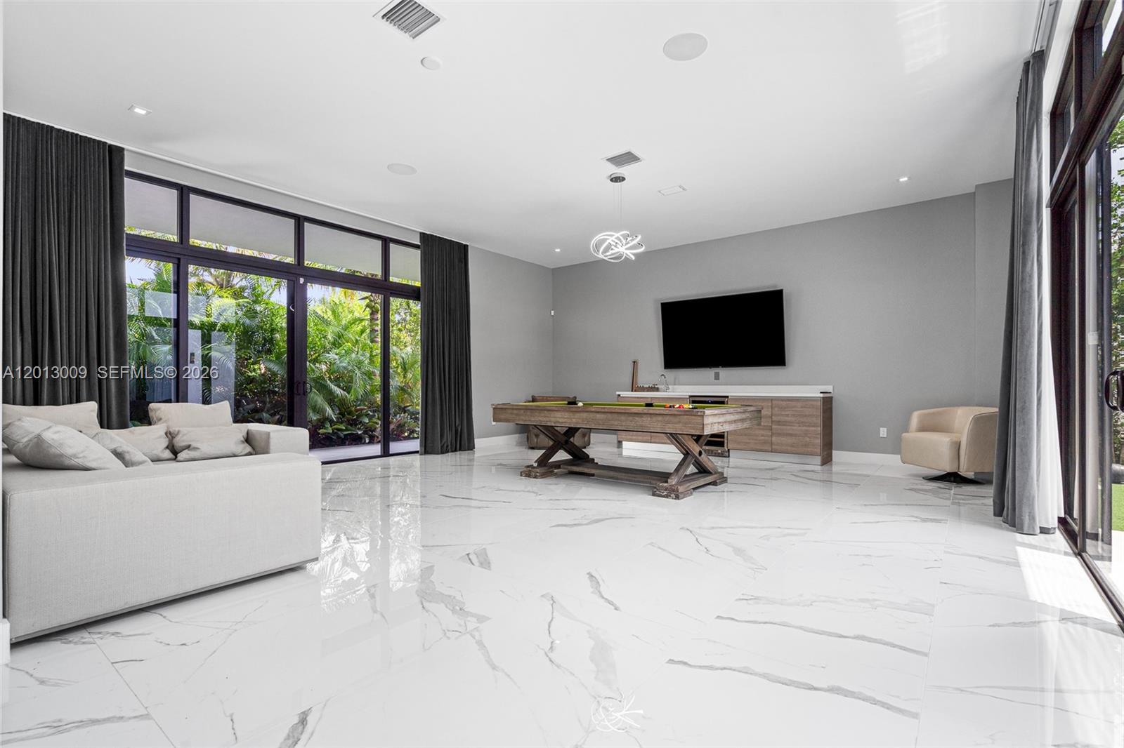 WESTON ESTATES - Residential Lease