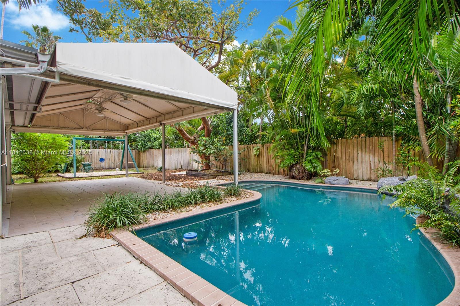 119 Harbor Dr, Key Biscayne, Miami-Dade County, Florida - 3 Bedrooms  
2 Bathrooms - 