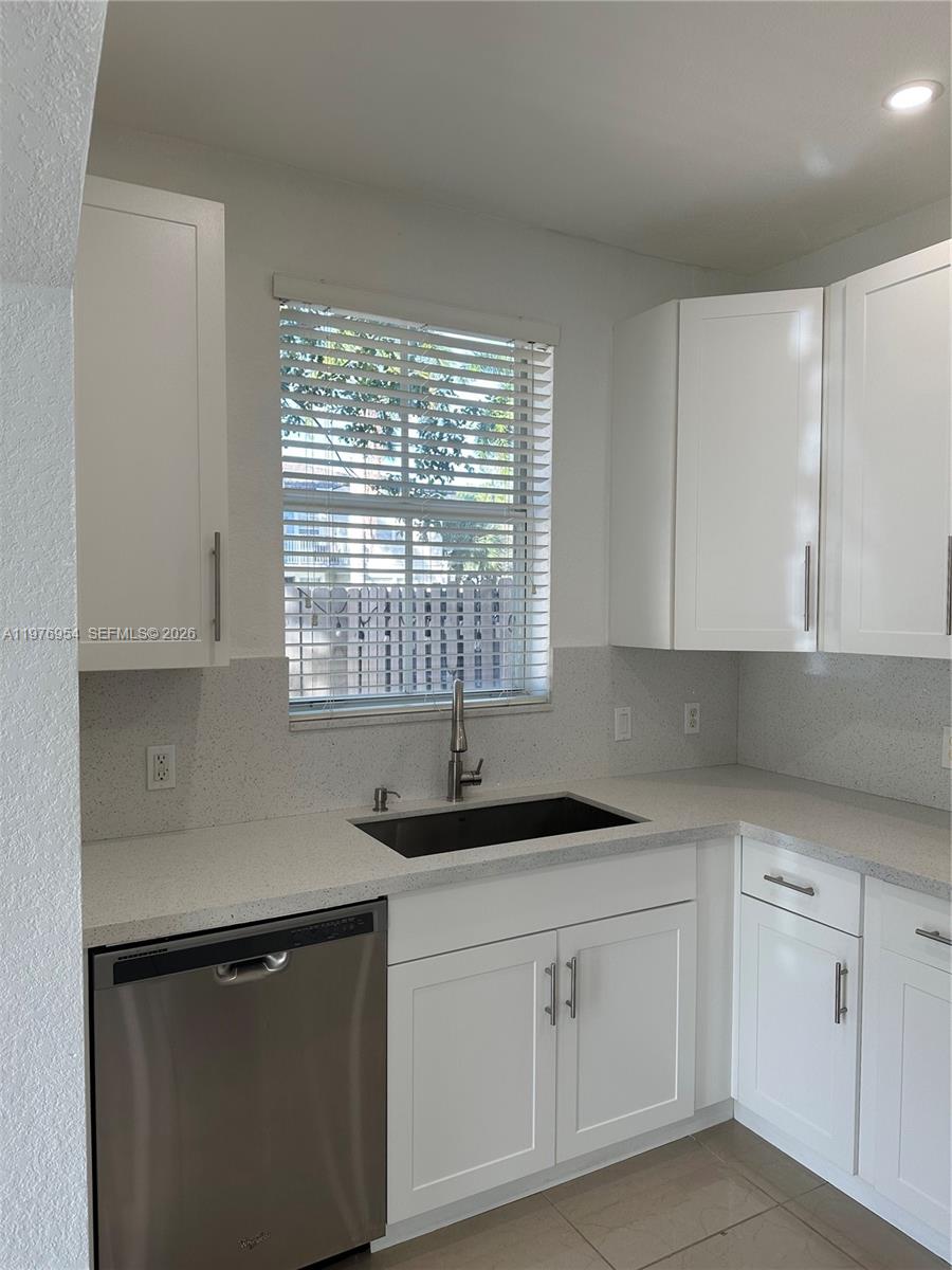 VILLAS AT NAUTICA ONE CON - Residential Lease