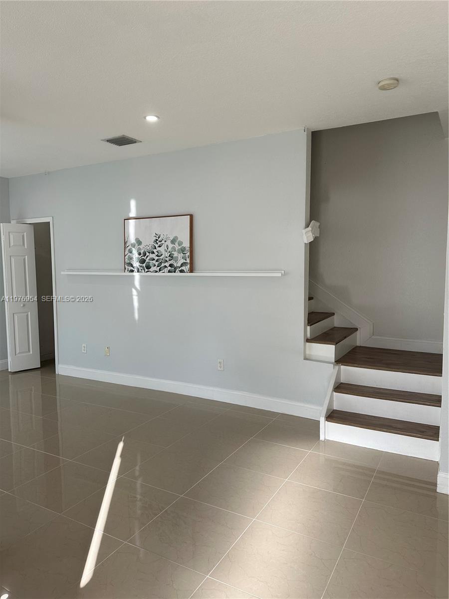 VILLAS AT NAUTICA ONE CON - Residential Lease