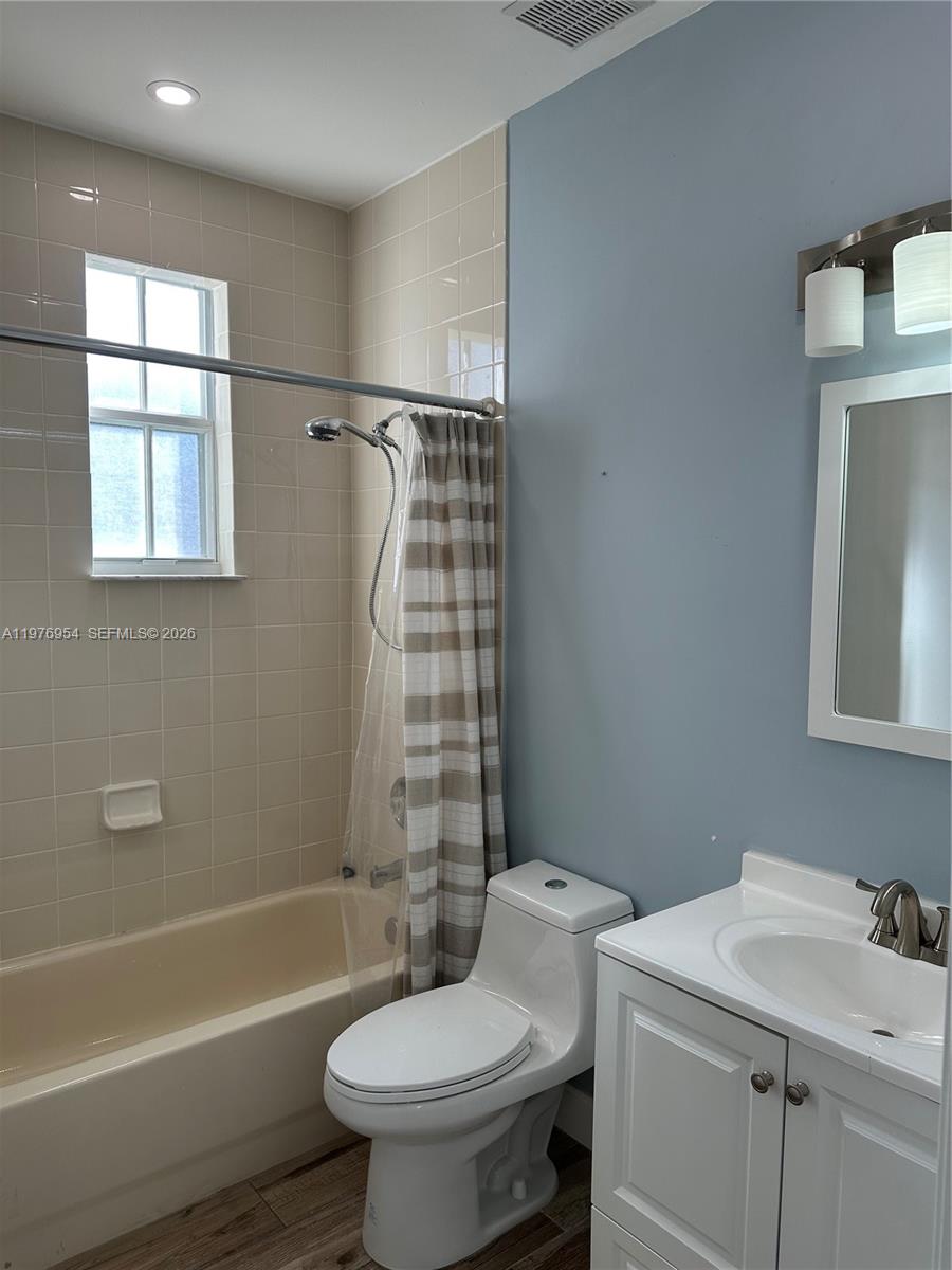 VILLAS AT NAUTICA ONE CON - Residential Lease