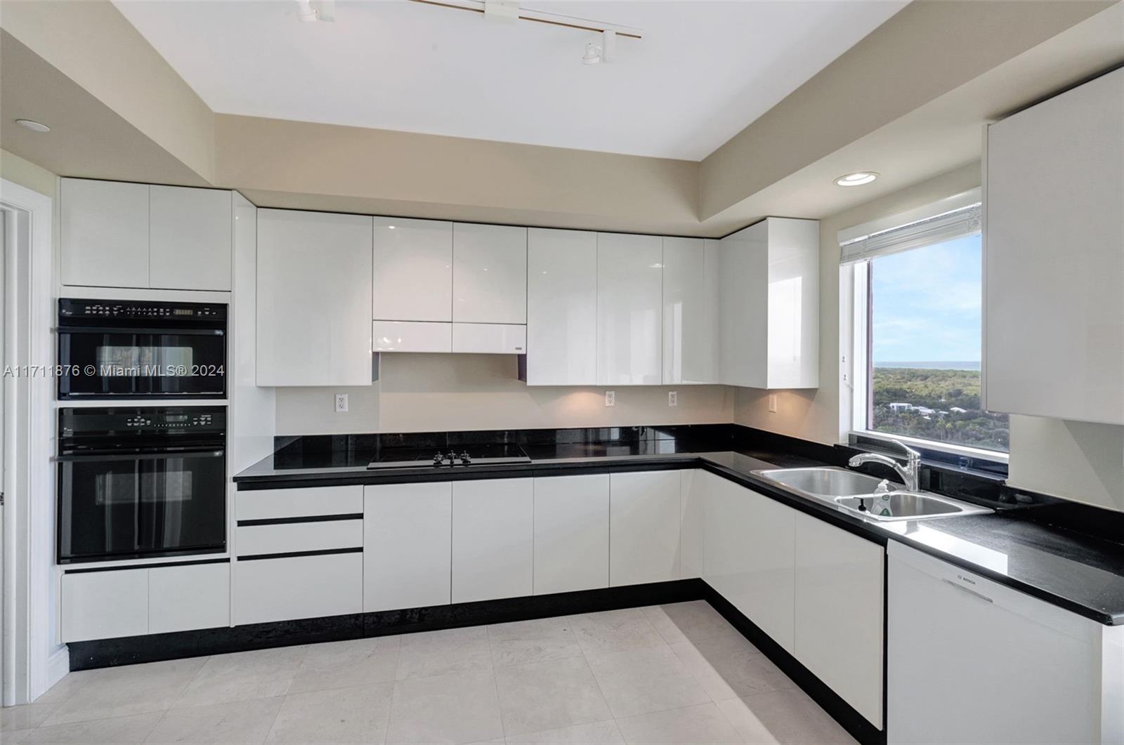 CLUB TOWER ONE CONDO - Residential Lease