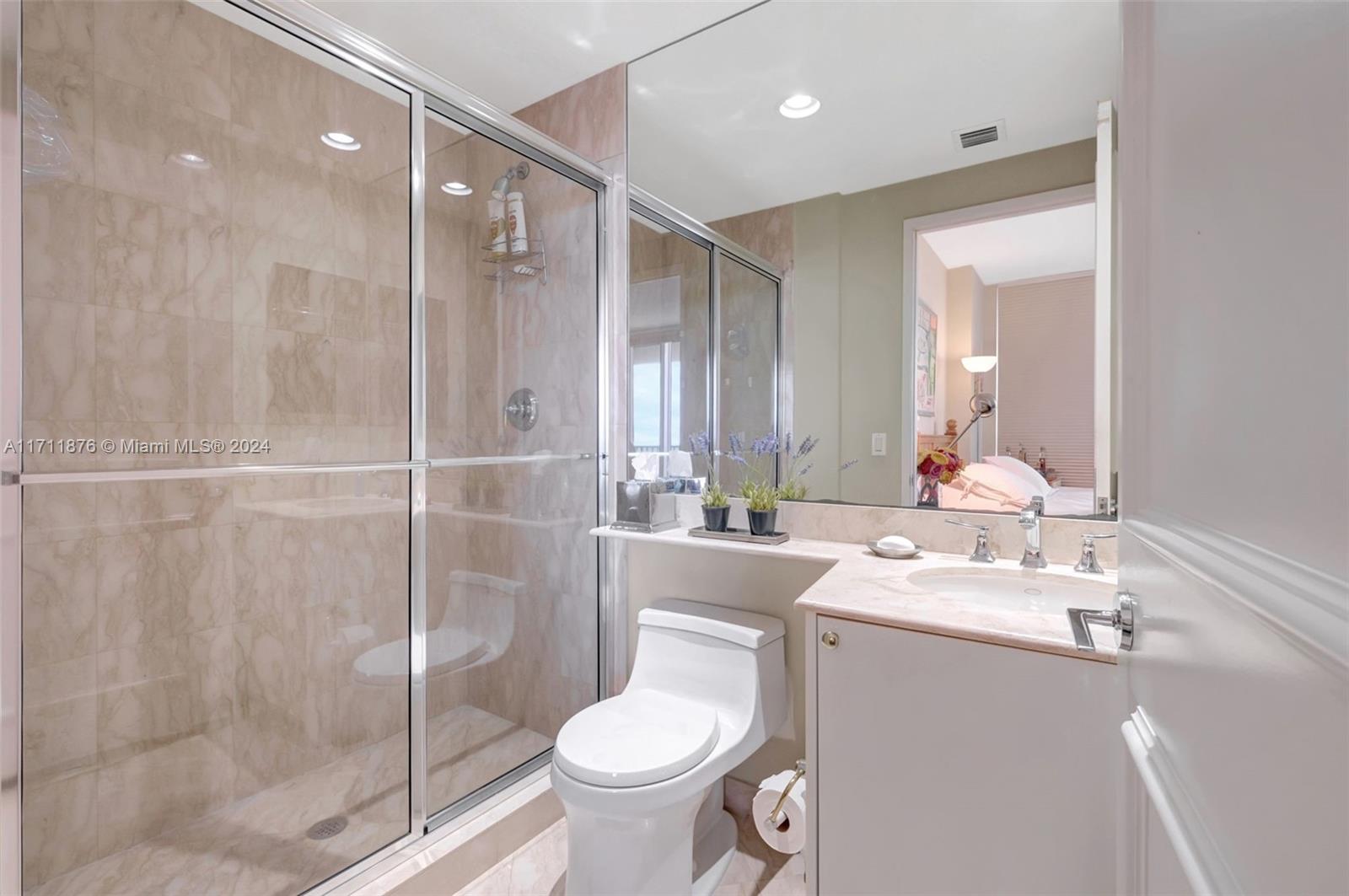 CLUB TOWER ONE CONDO - Residential Lease