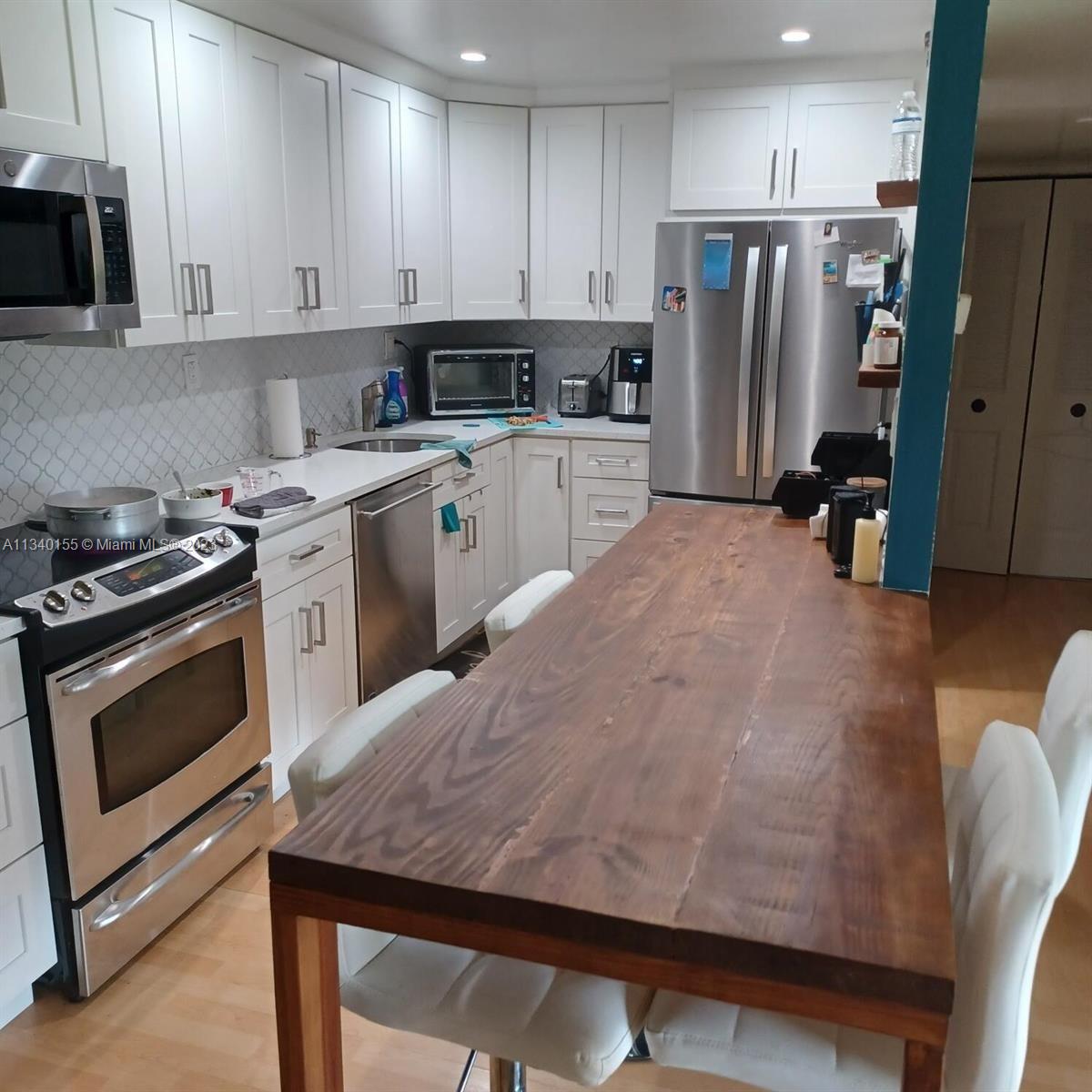 HAMPTON COURT CONDO - Residential Lease