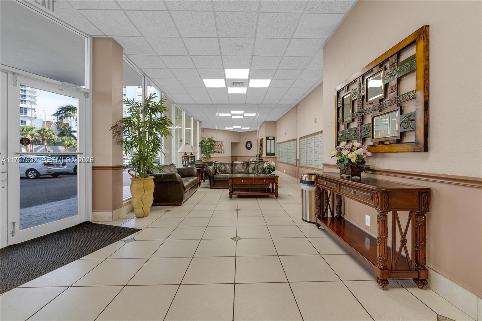 IMPERIAL TOWERS CONDO - Residential