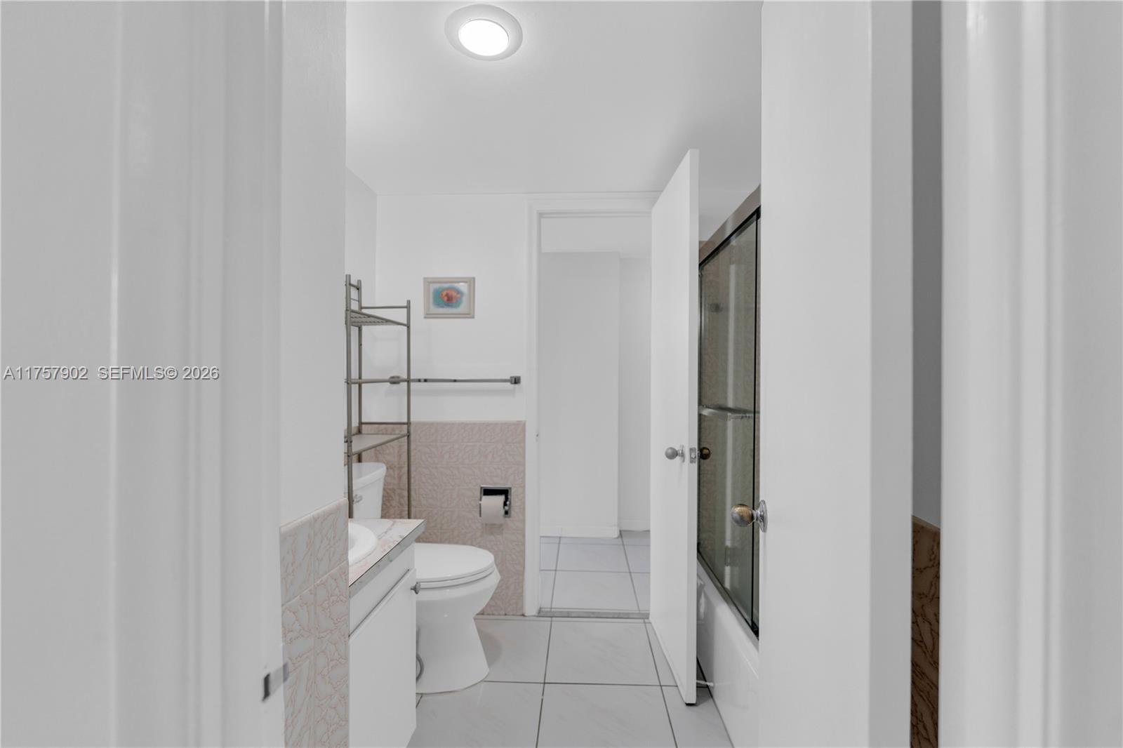 IMPERIAL TOWERS CONDO - Residential