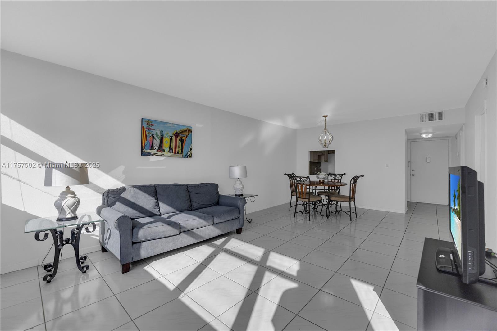 IMPERIAL TOWERS CONDO - Residential