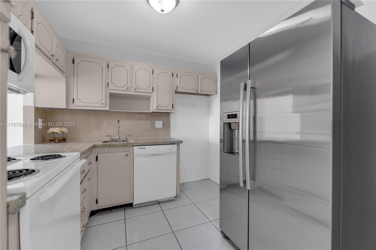 1817 S Ocean Dr 827