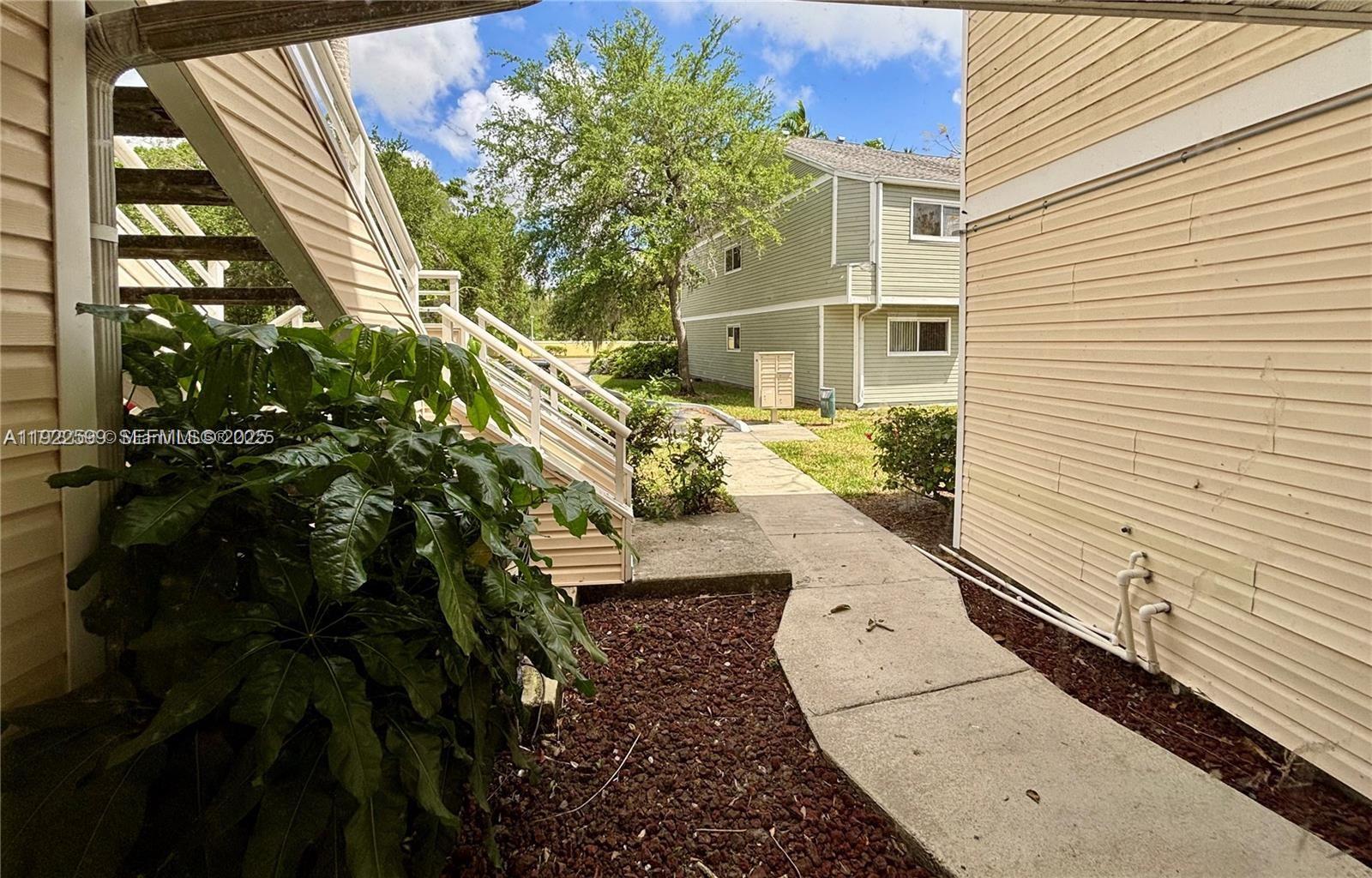 SUMMER LAKE - Residential Lease