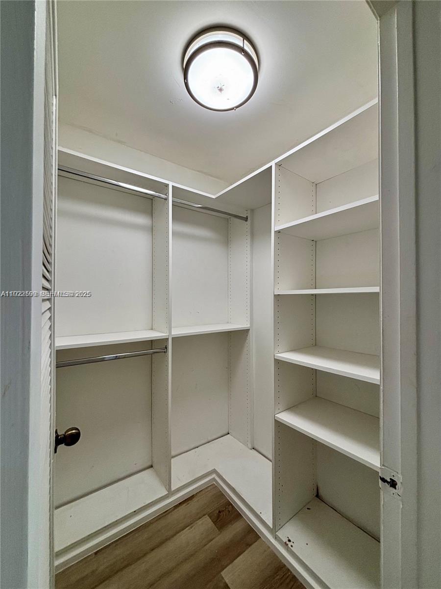 SUMMER LAKE - Residential Lease