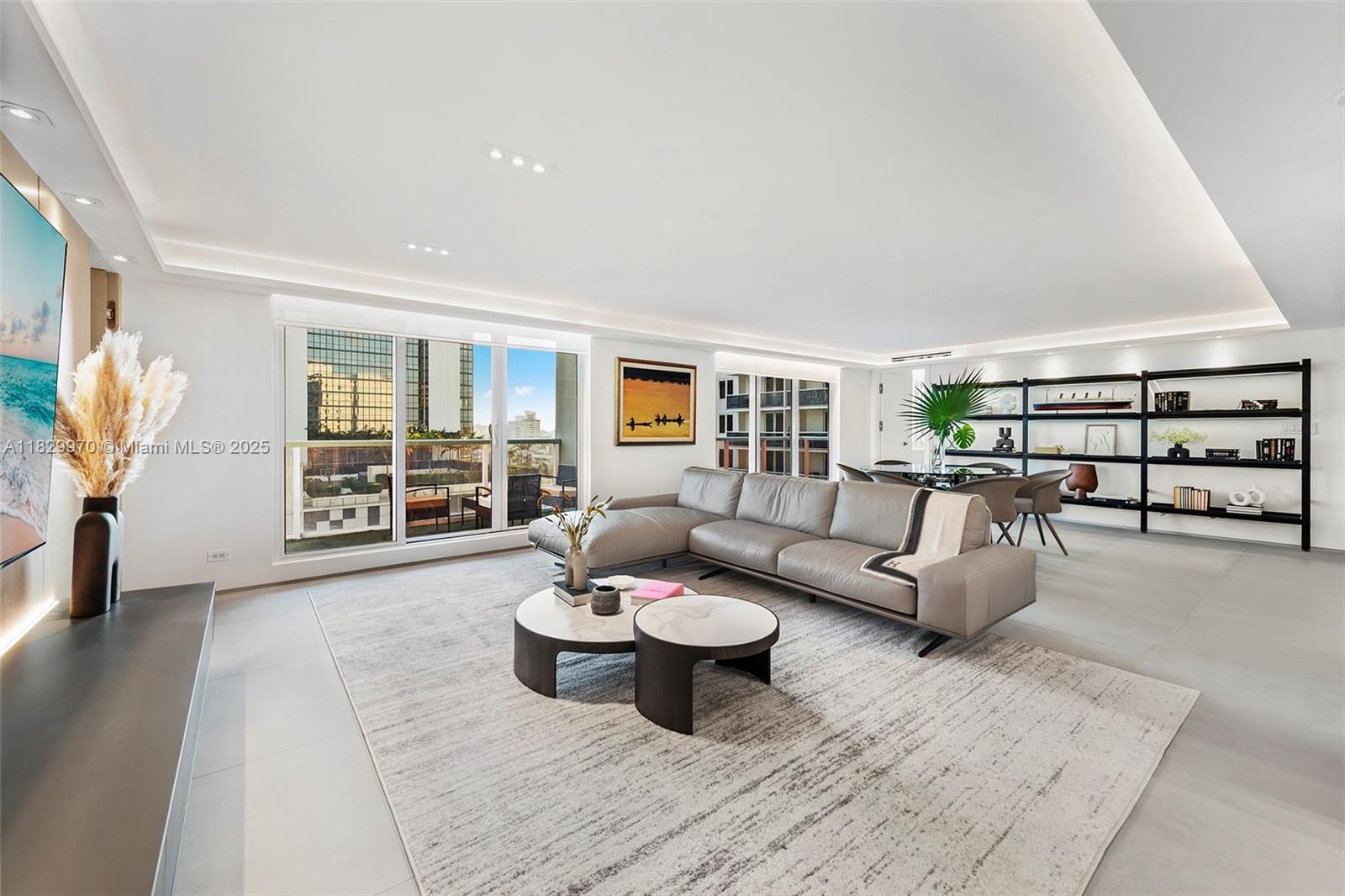 2301 Collins Ave 1004/1003