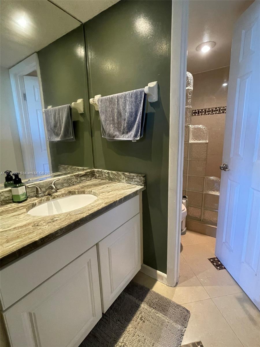 PLANTATION FOREST CONDO - Residential