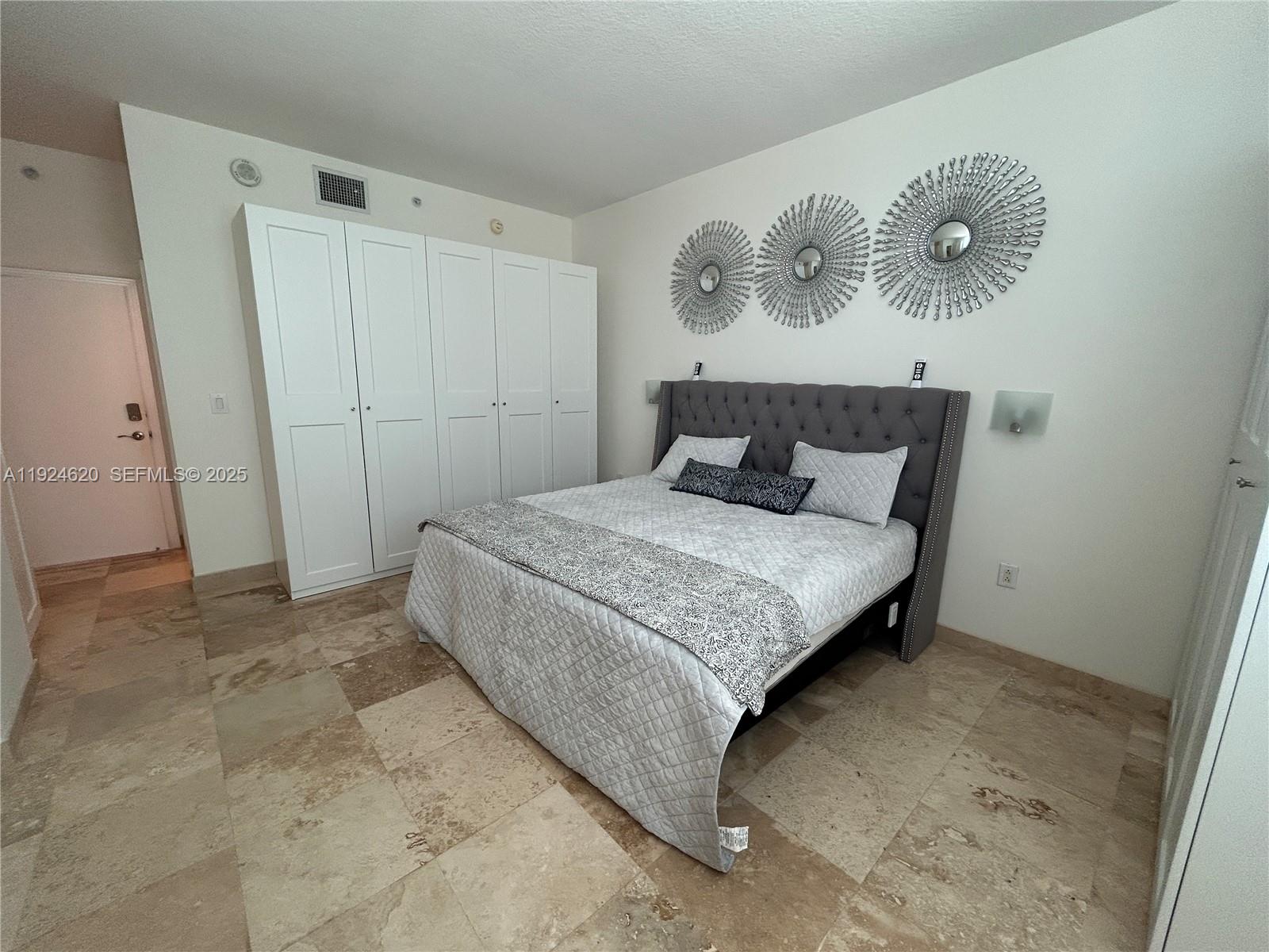 METROPOLIS I AT DADELAND - Residential