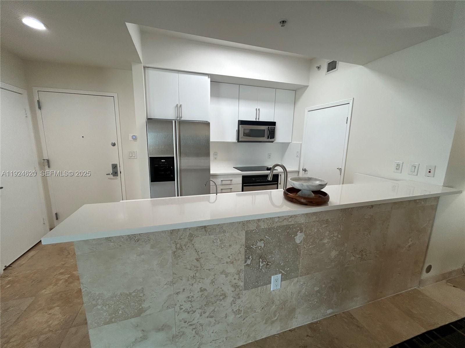 METROPOLIS I AT DADELAND - Residential