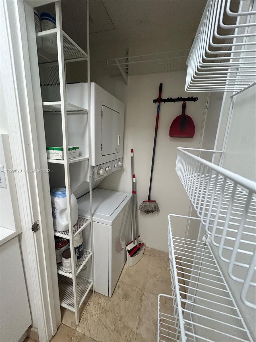 METROPOLIS I AT DADELAND - Residential