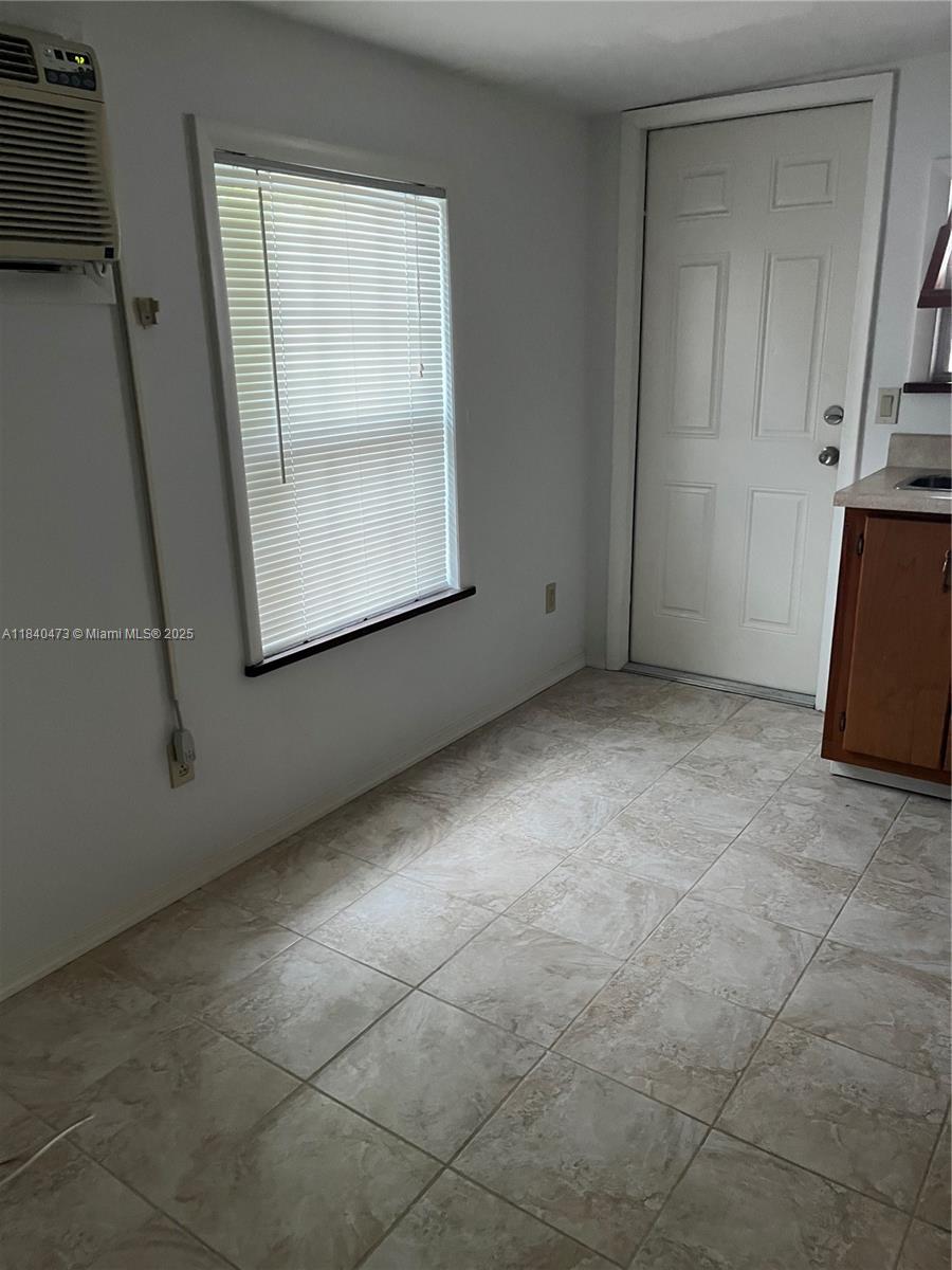 KEY LARGO TRAILER VILLAGE - Residential