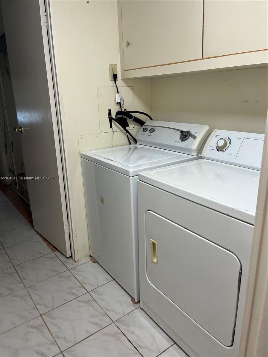 KEY LARGO TRAILER VILLAGE - Residential