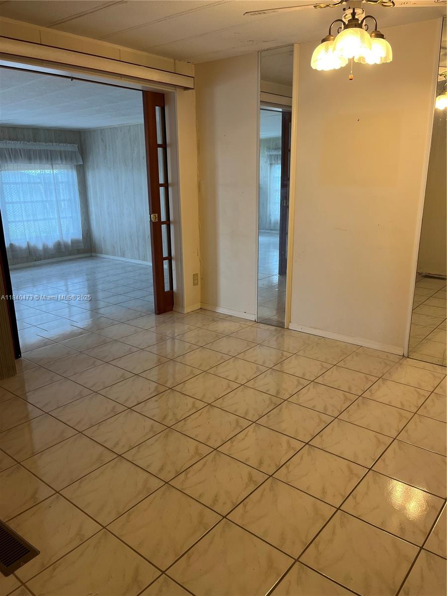 KEY LARGO TRAILER VILLAGE - Residential