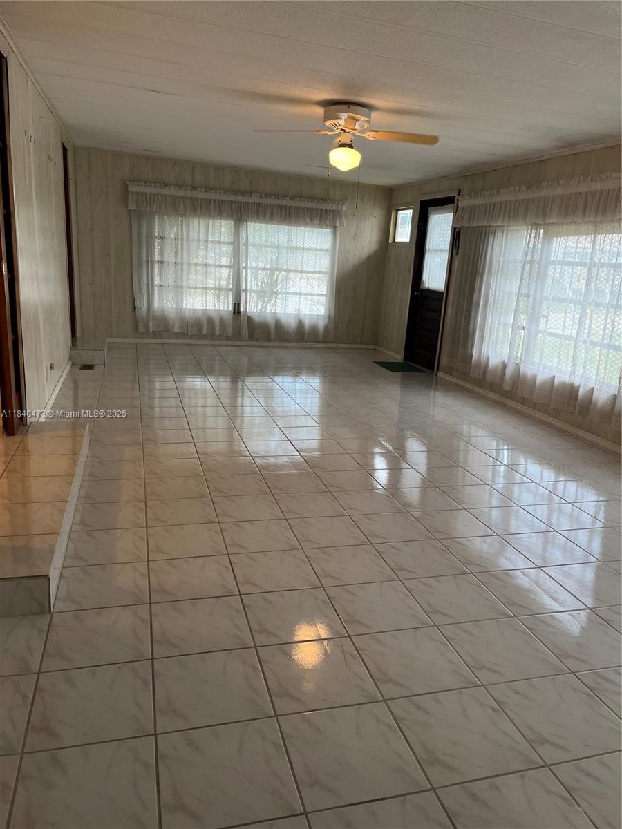 KEY LARGO TRAILER VILLAGE - Residential