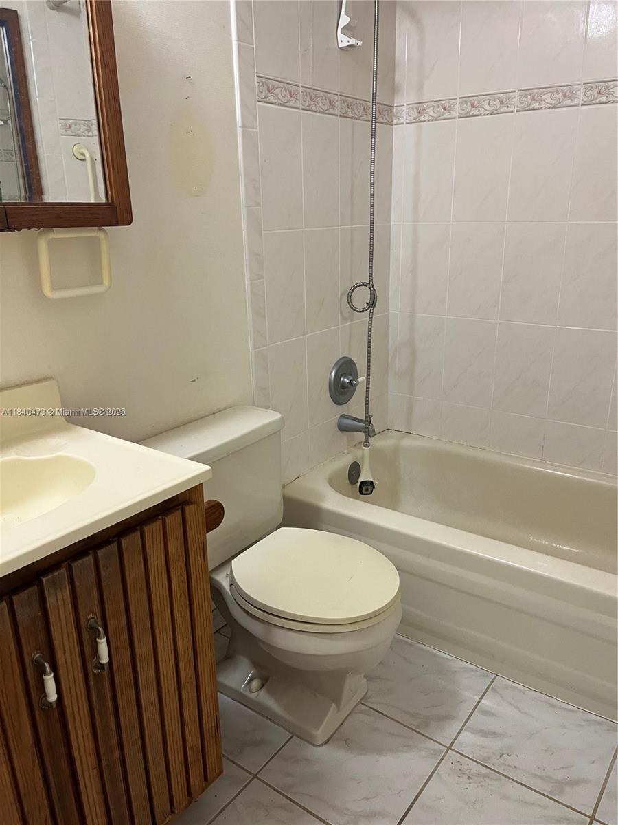 KEY LARGO TRAILER VILLAGE - Residential