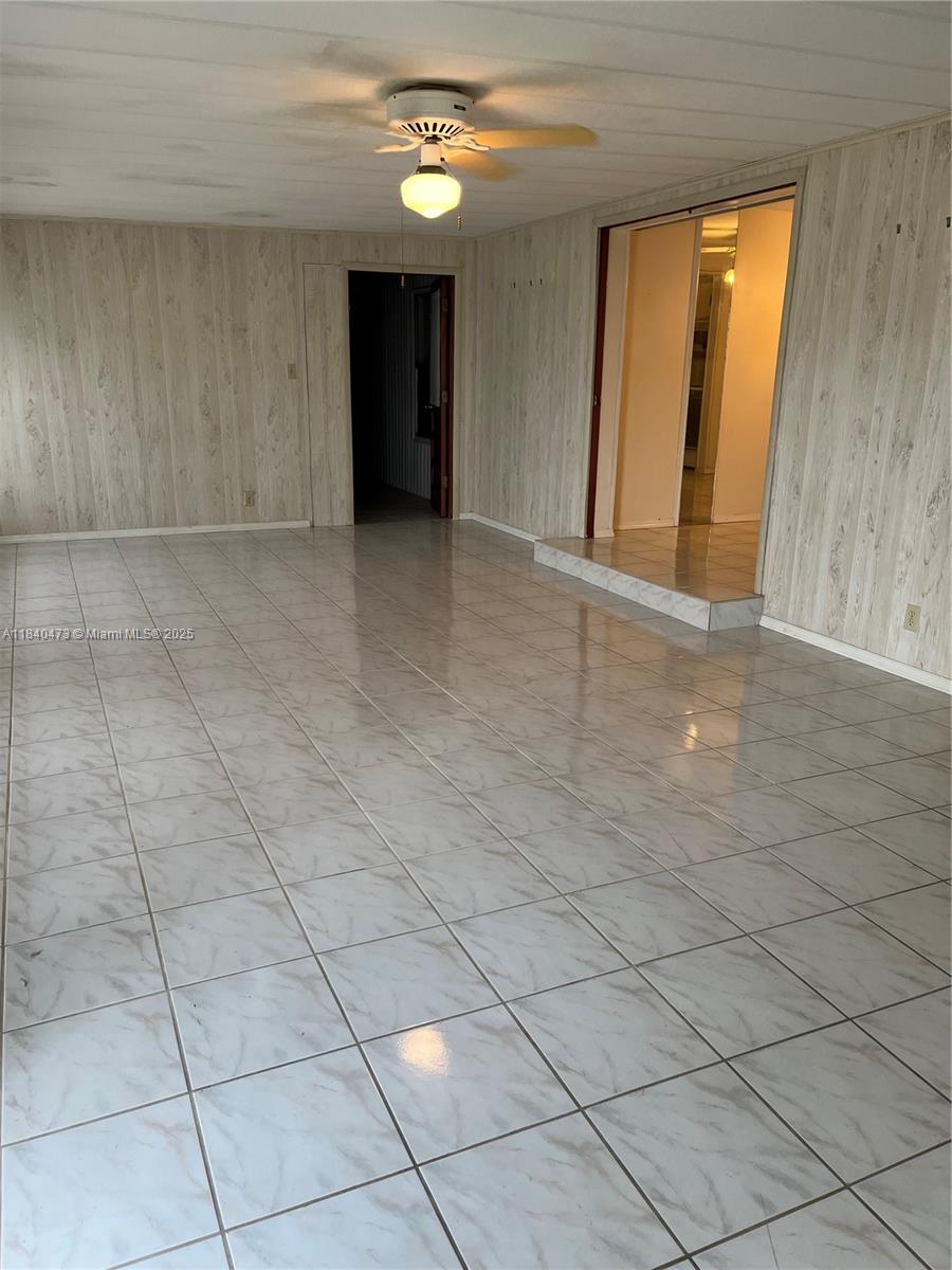 KEY LARGO TRAILER VILLAGE - Residential