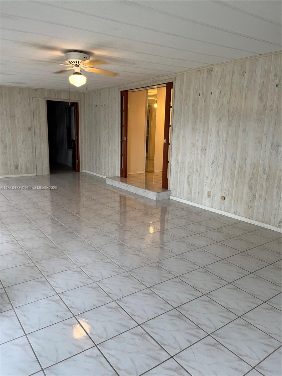 KEY LARGO TRAILER VILLAGE - Residential