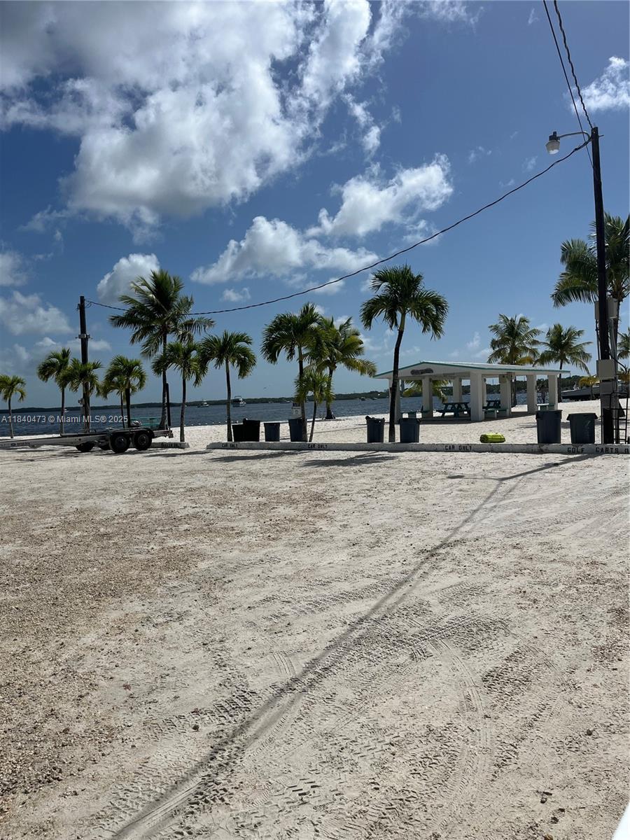 KEY LARGO TRAILER VILLAGE - Residential