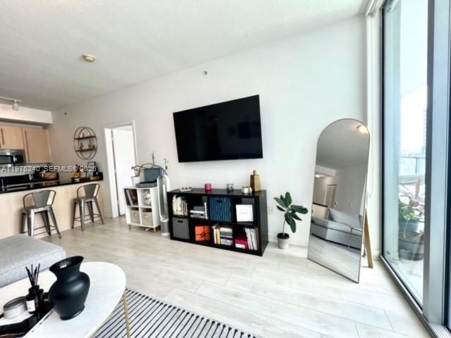 THE AXIS ON BRICKELL COND - Residential Lease