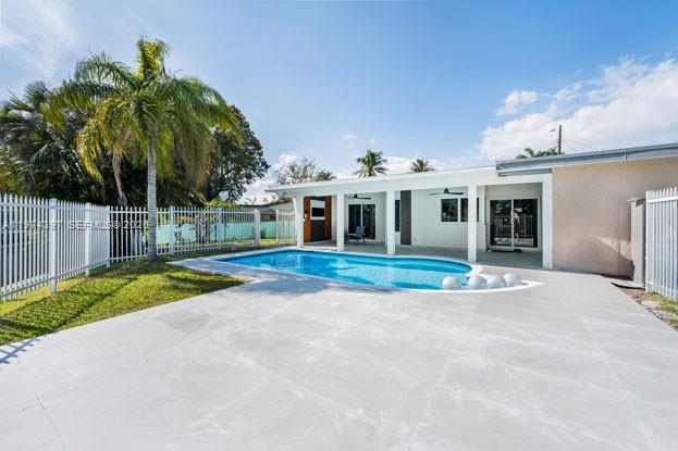 ROYAL PALM ACRES FIRST SE - Residential