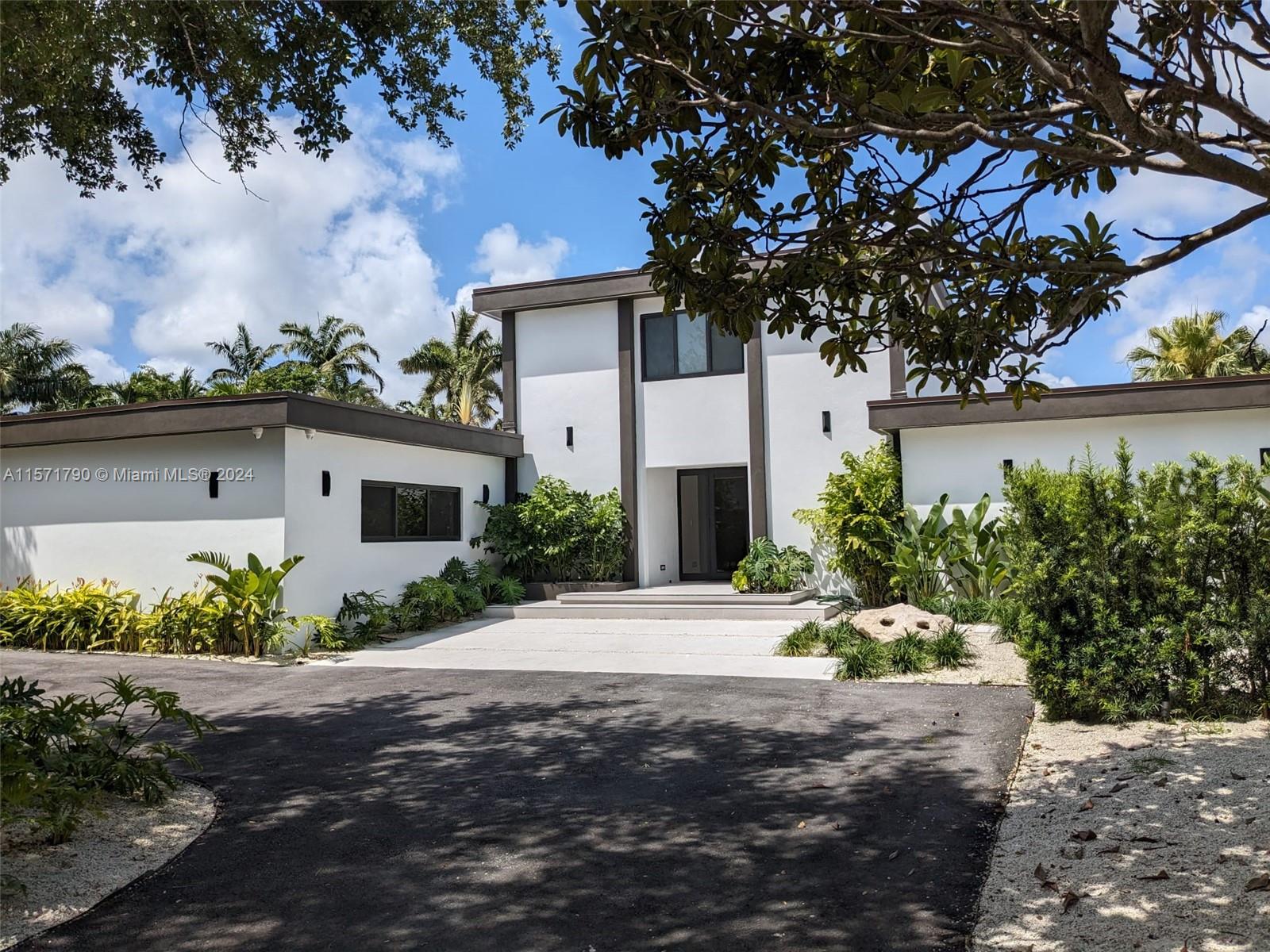 Property for Sale at 4250 Nautilus Dr, Miami Beach, Miami-Dade County, Florida - Bedrooms: 5 
Bathrooms: 6  - $5,500,000