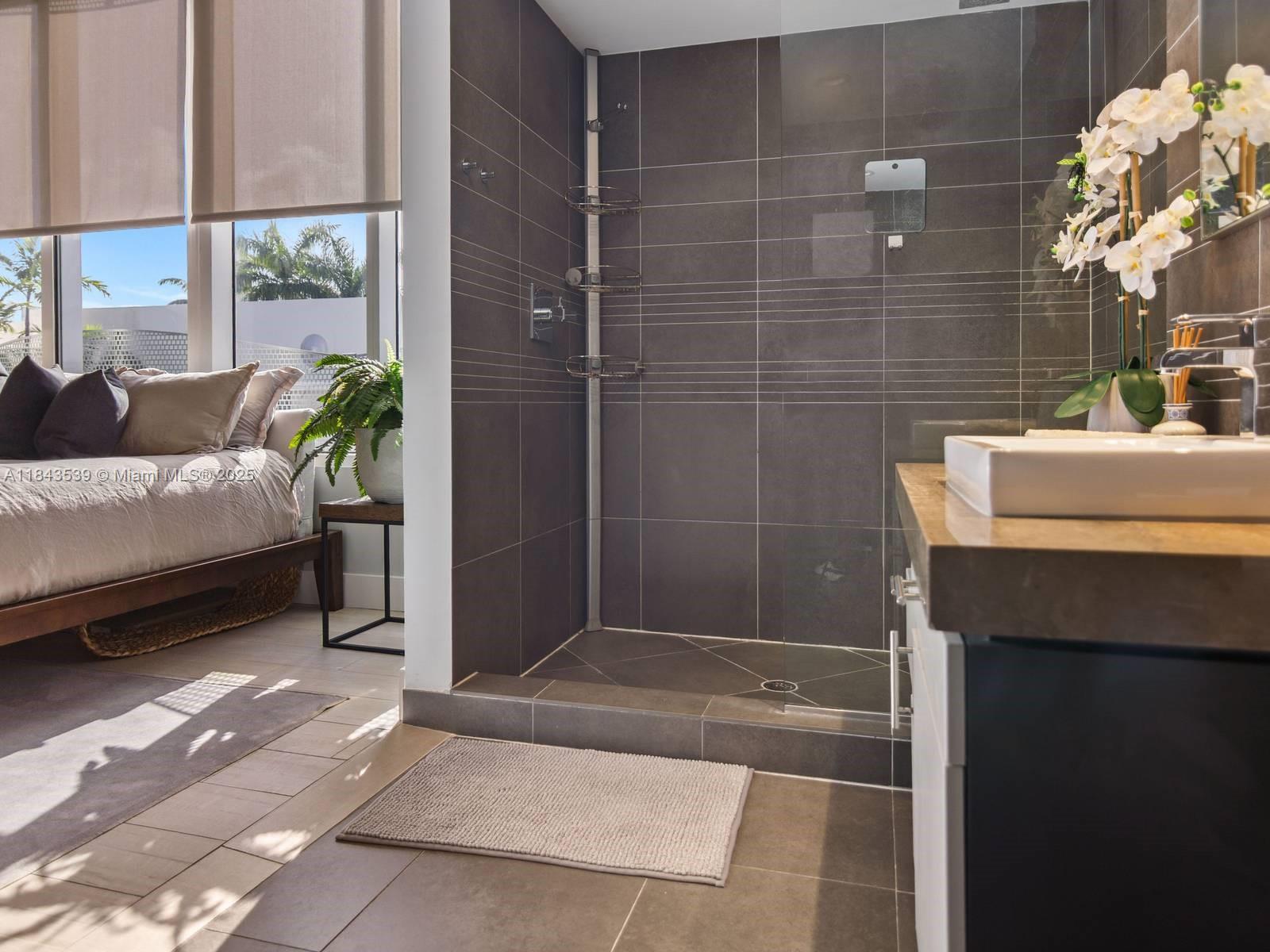 ARTEPARK SOUTH CONDO - Residential