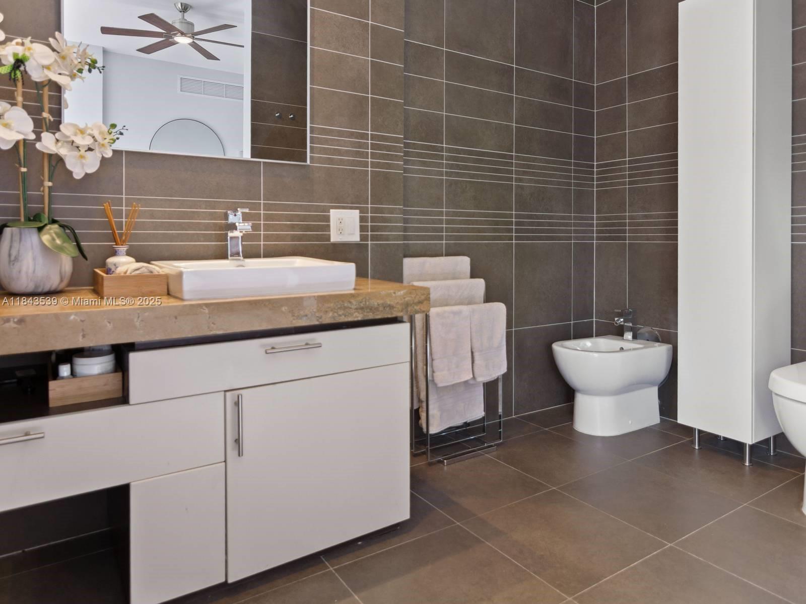 ARTEPARK SOUTH CONDO - Residential