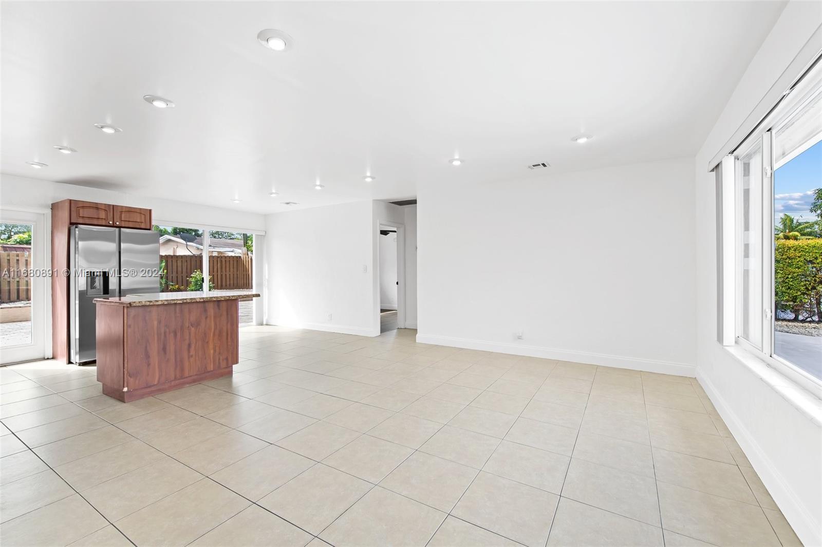 FLEETWOOD MANOR - Residential