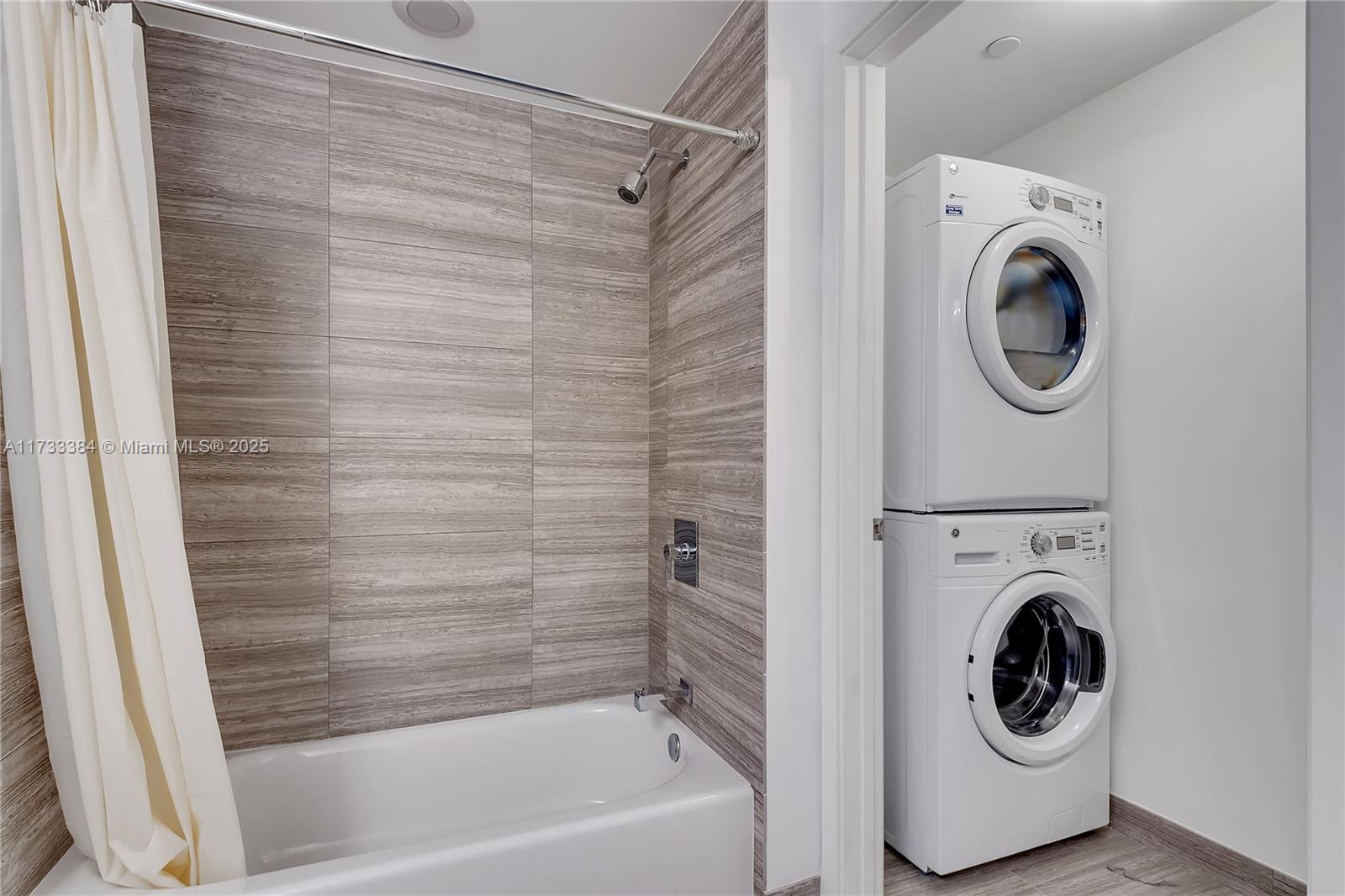 1010 BRICKELL CONDO - Residential
