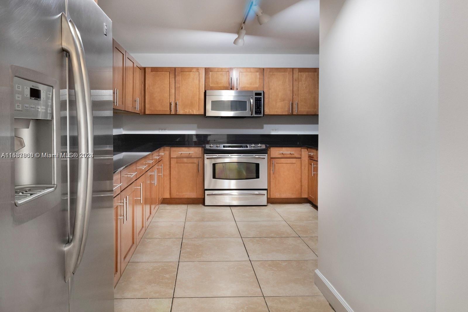 COLONNADE AT DADELAND SW - Residential Lease