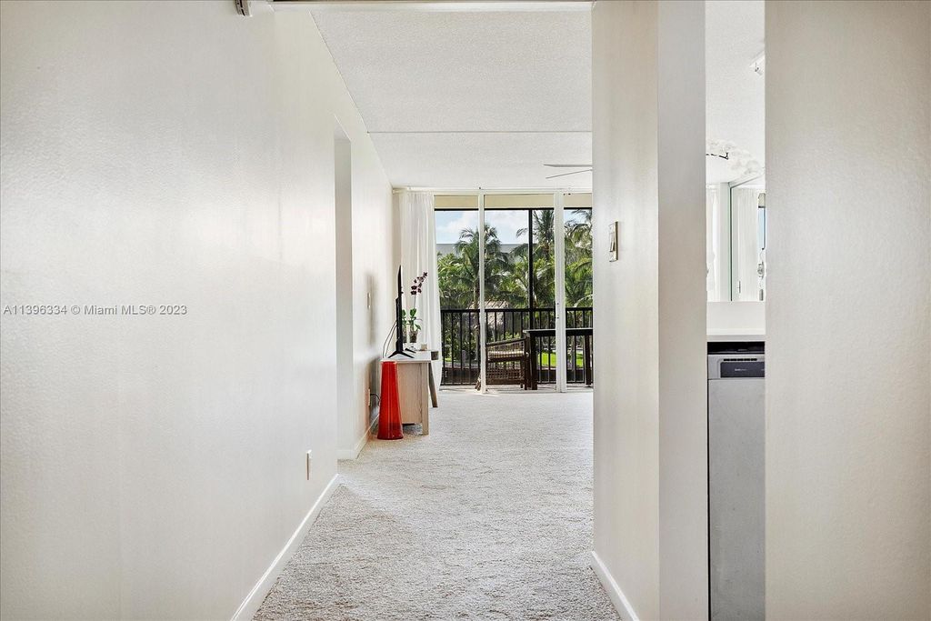 Photo of 13 Royal Palm Way #2010, Boca Raton, FL 33432 (MLS # A11396334)