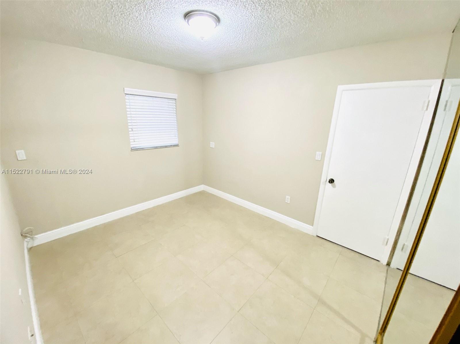 PALM SPRINGS ESTS 6TH ADD - Residential Lease