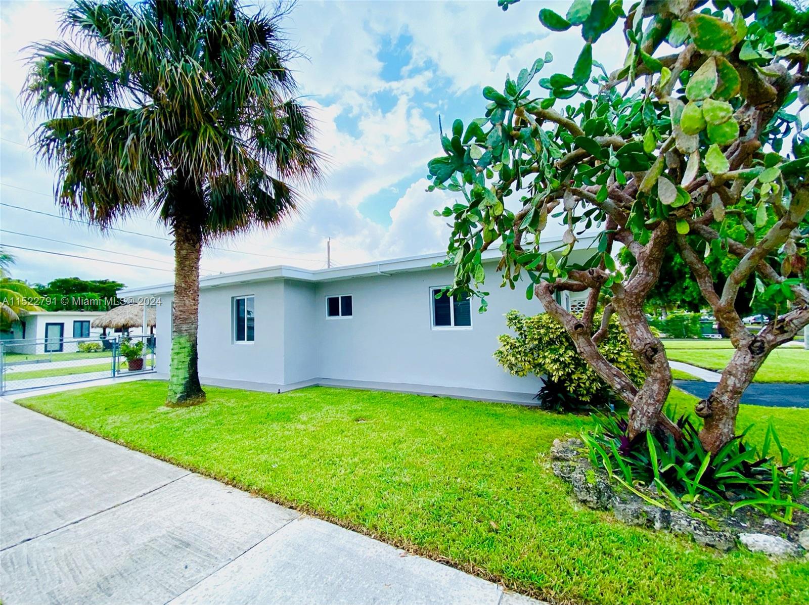 PALM SPRINGS ESTS 6TH ADD - Residential Lease