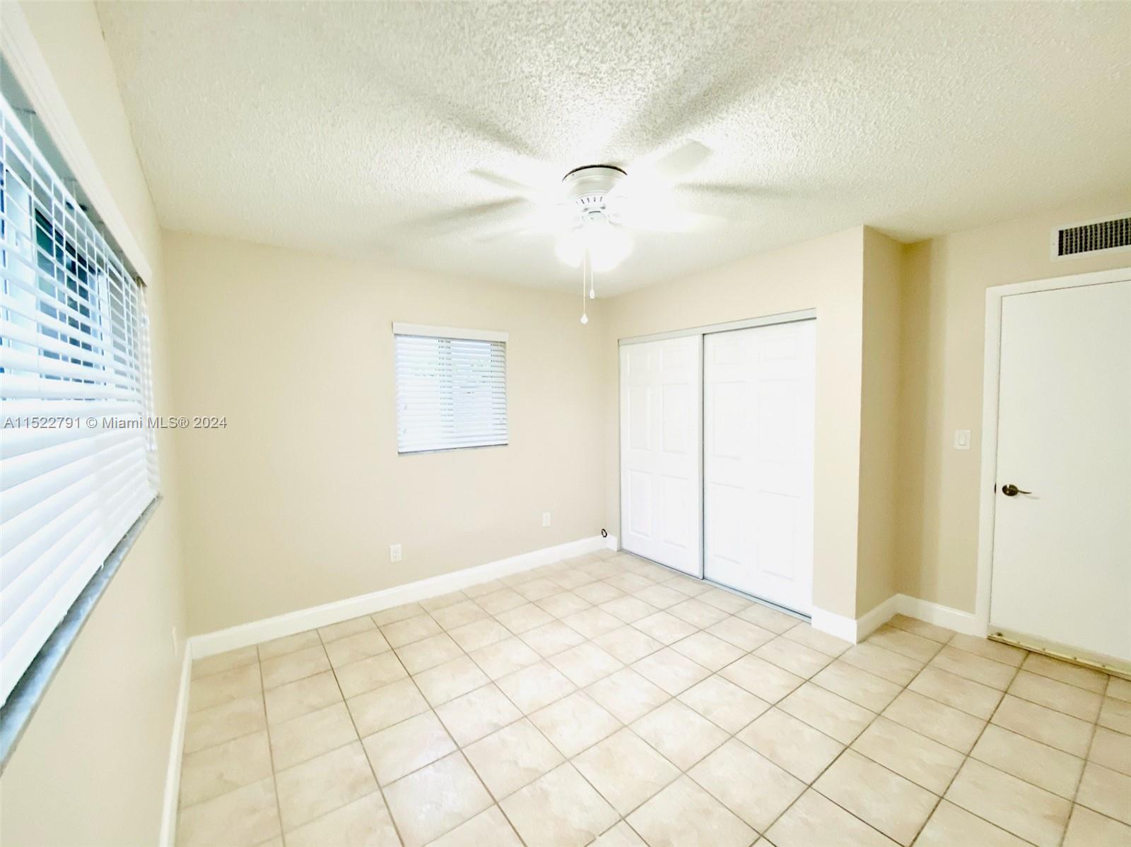 PALM SPRINGS ESTS 6TH ADD - Residential Lease