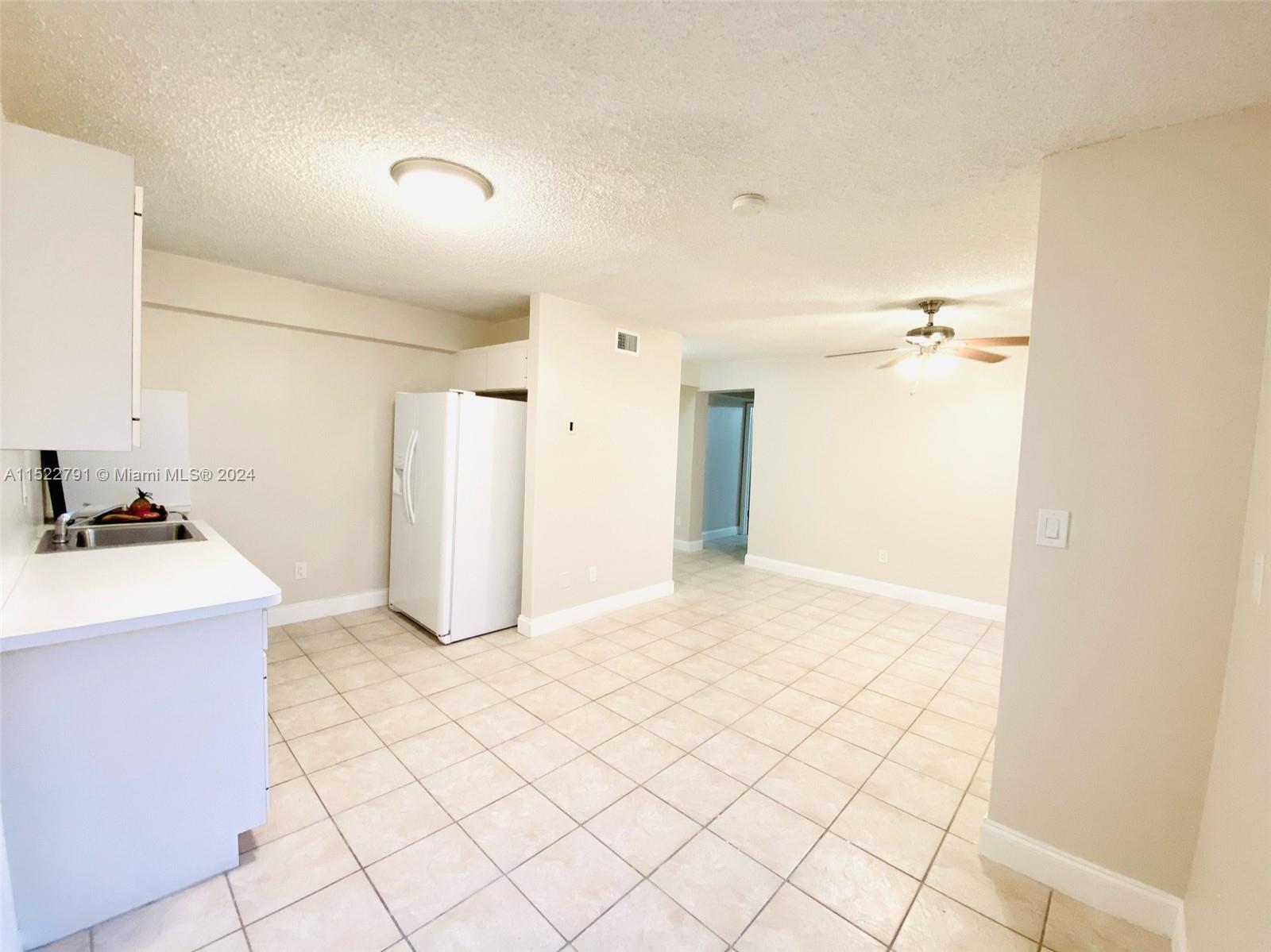 PALM SPRINGS ESTS 6TH ADD - Residential Lease