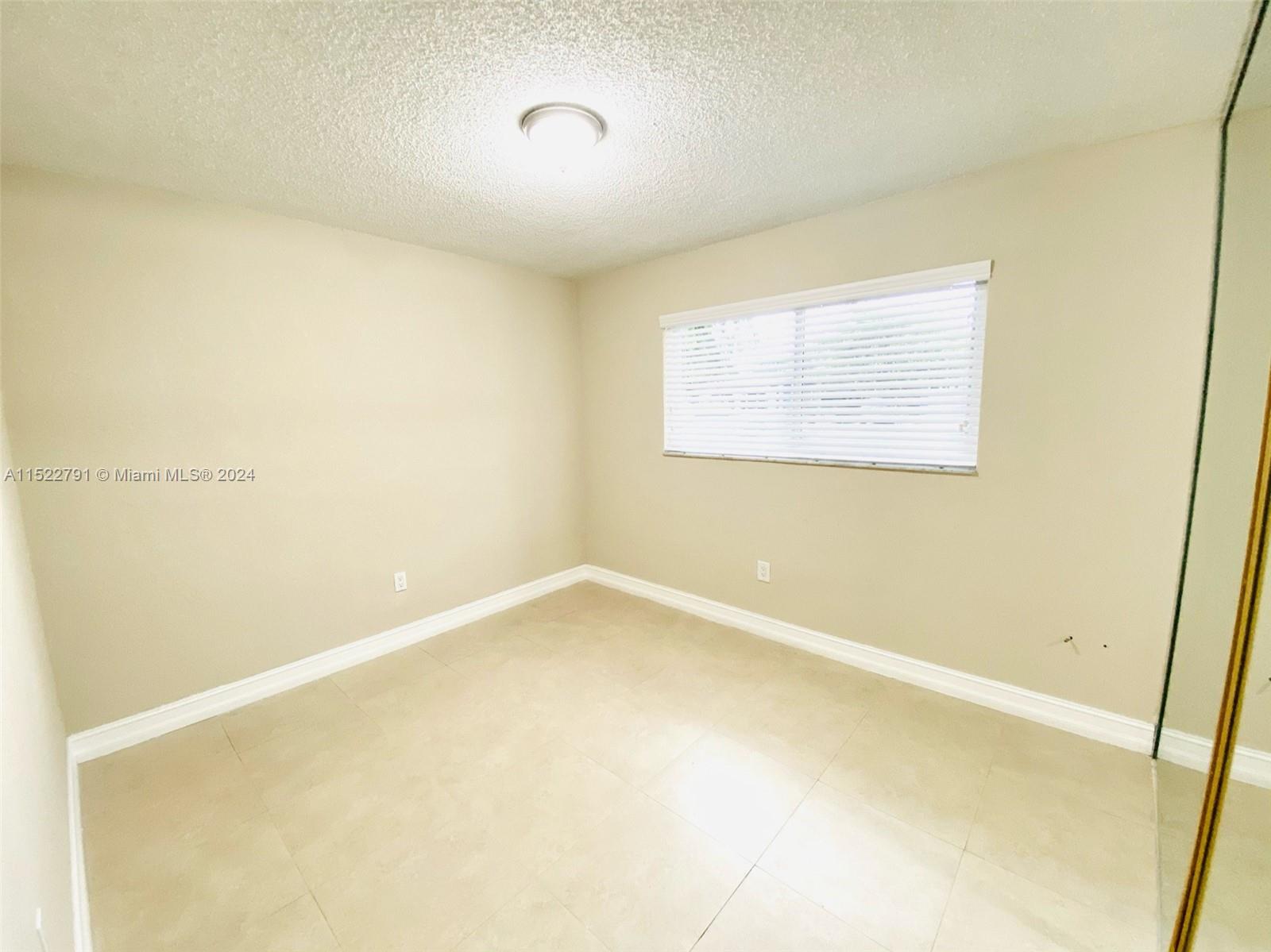 PALM SPRINGS ESTS 6TH ADD - Residential Lease