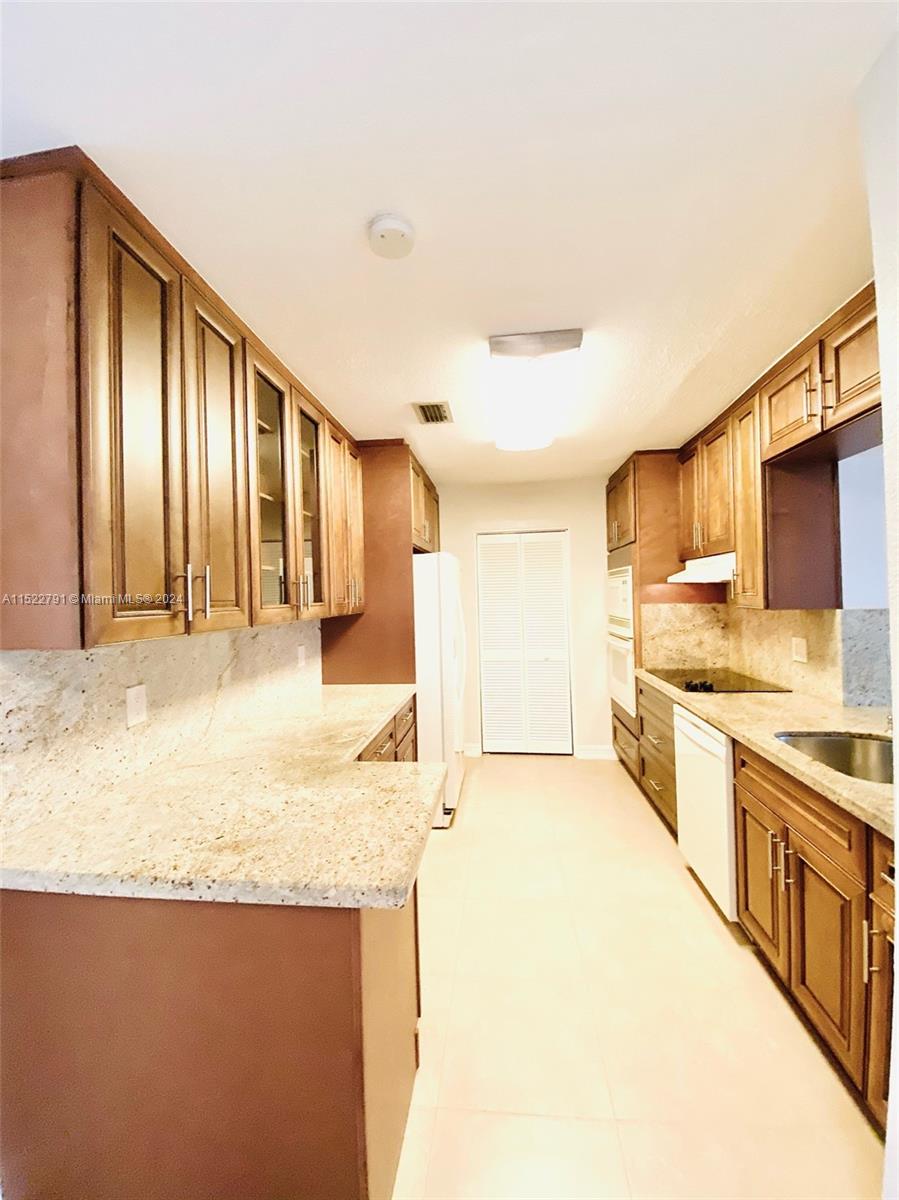 PALM SPRINGS ESTS 6TH ADD - Residential Lease