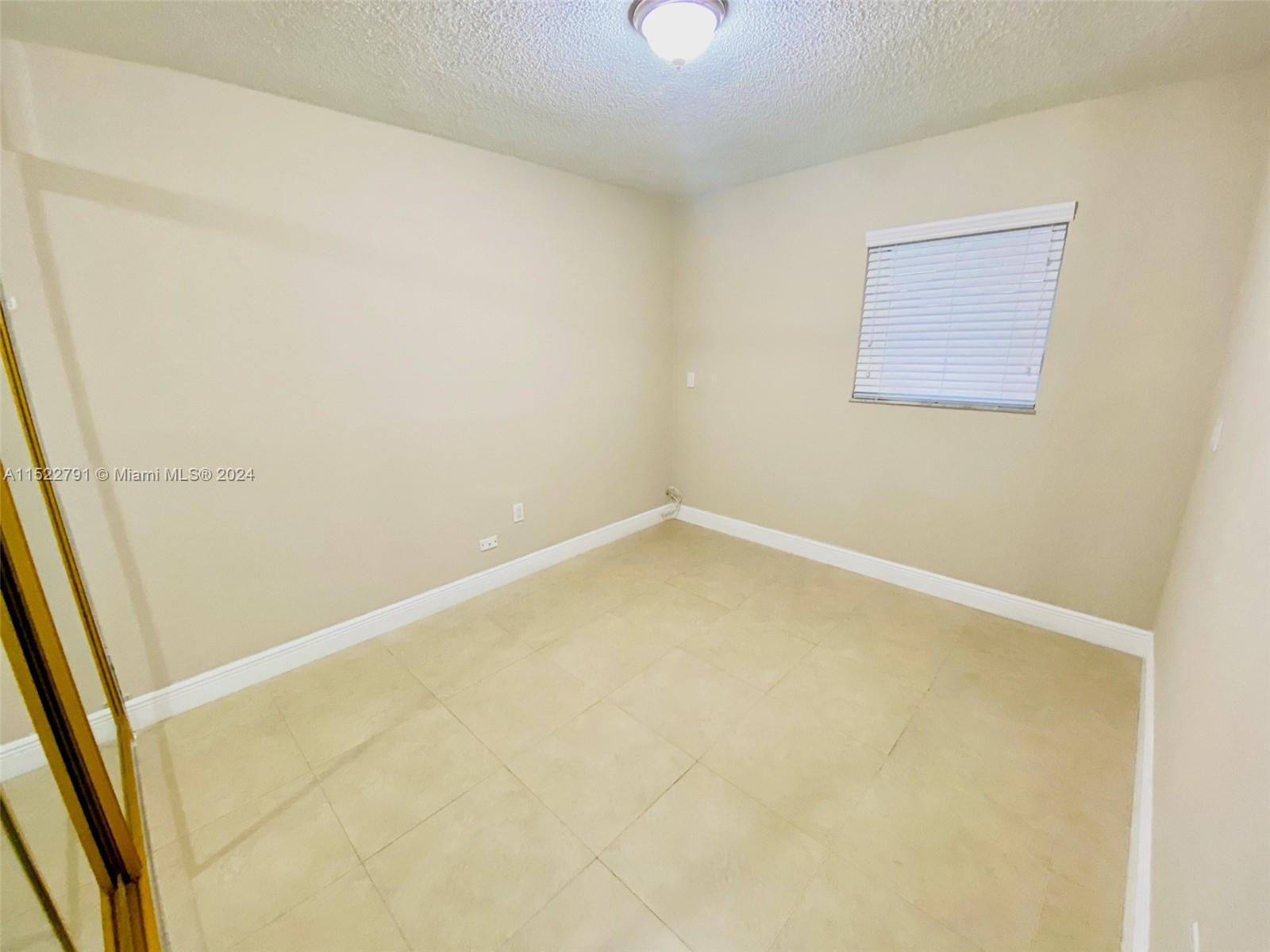 PALM SPRINGS ESTS 6TH ADD - Residential Lease