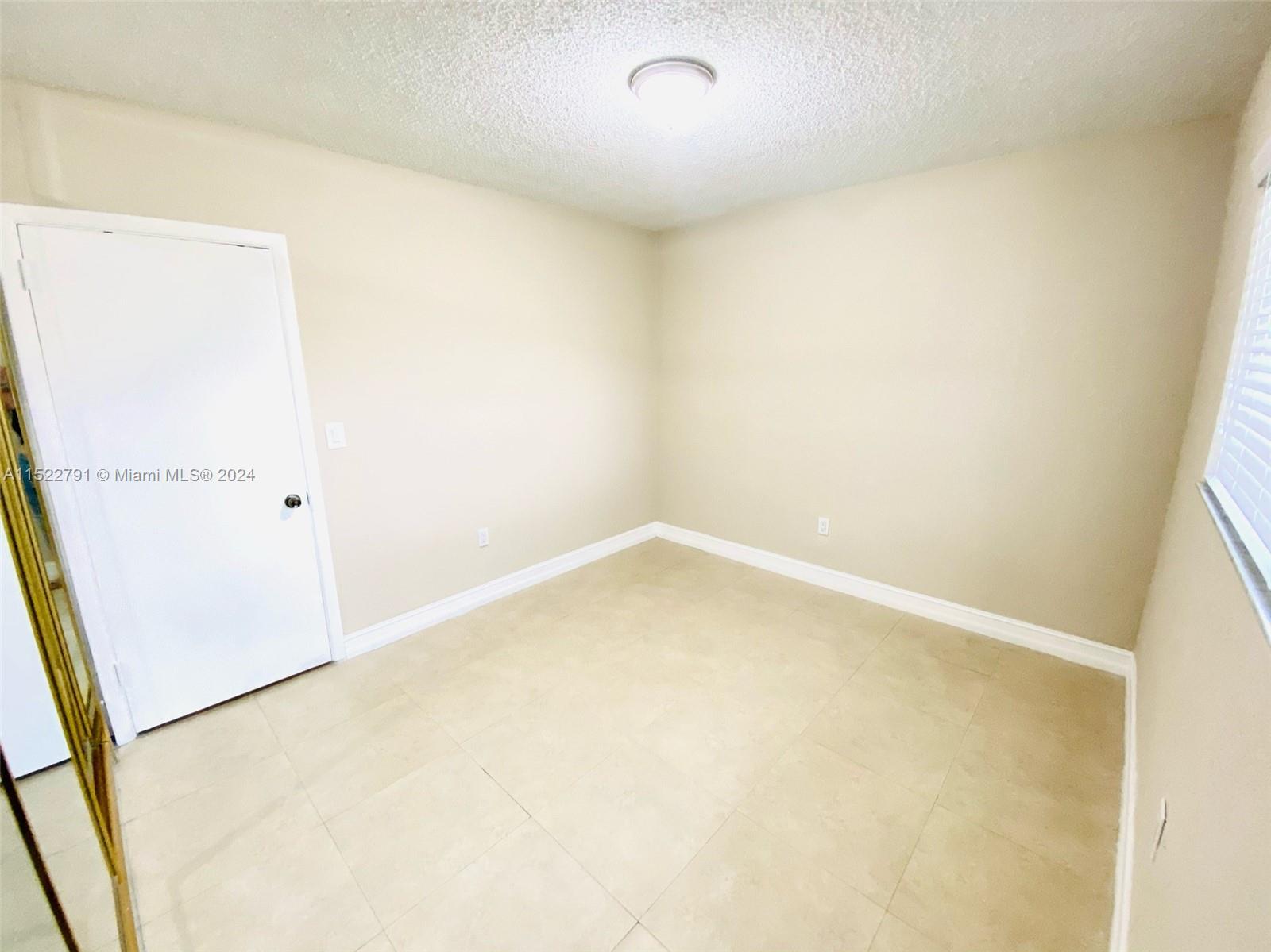PALM SPRINGS ESTS 6TH ADD - Residential Lease