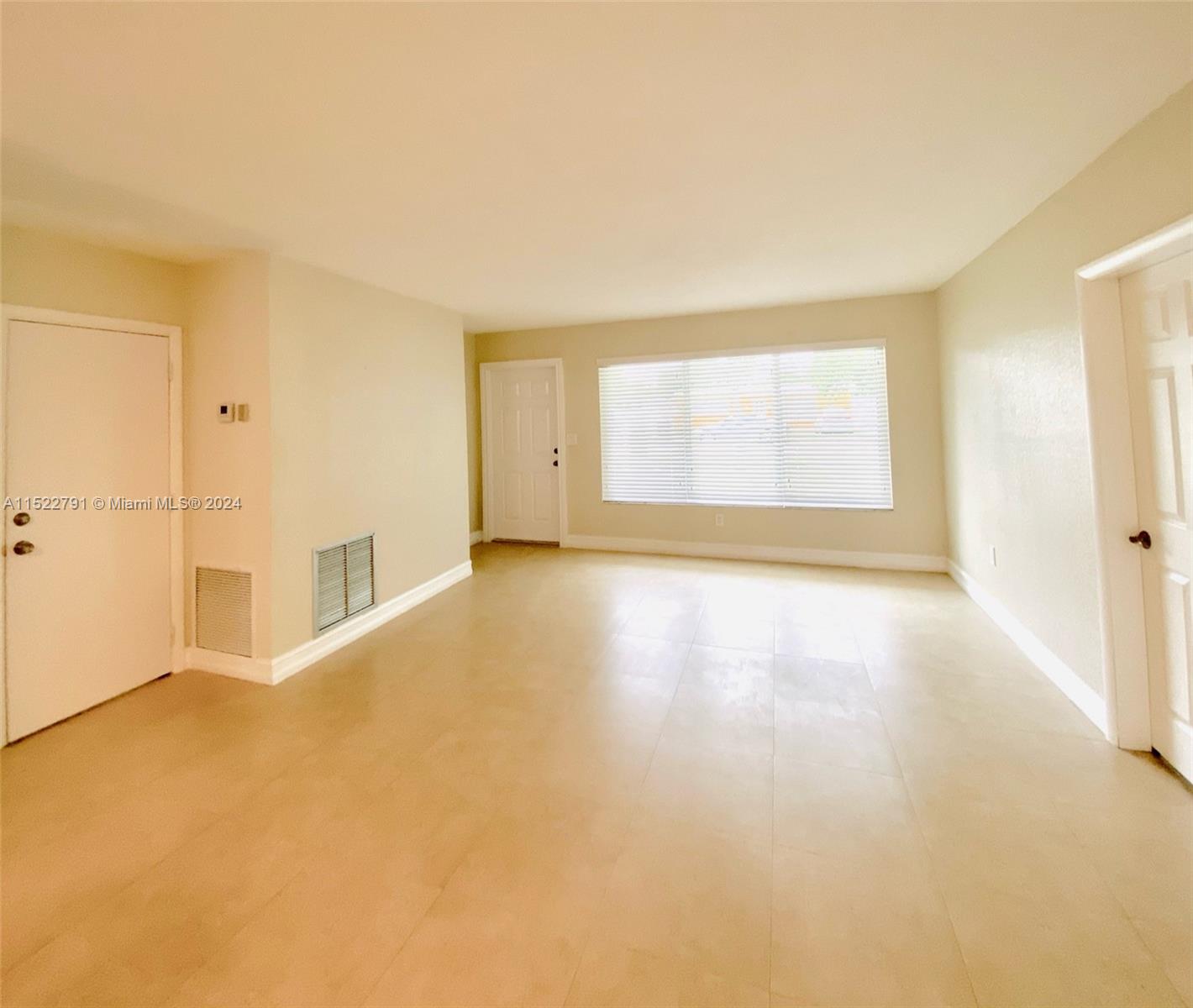 PALM SPRINGS ESTS 6TH ADD - Residential Lease