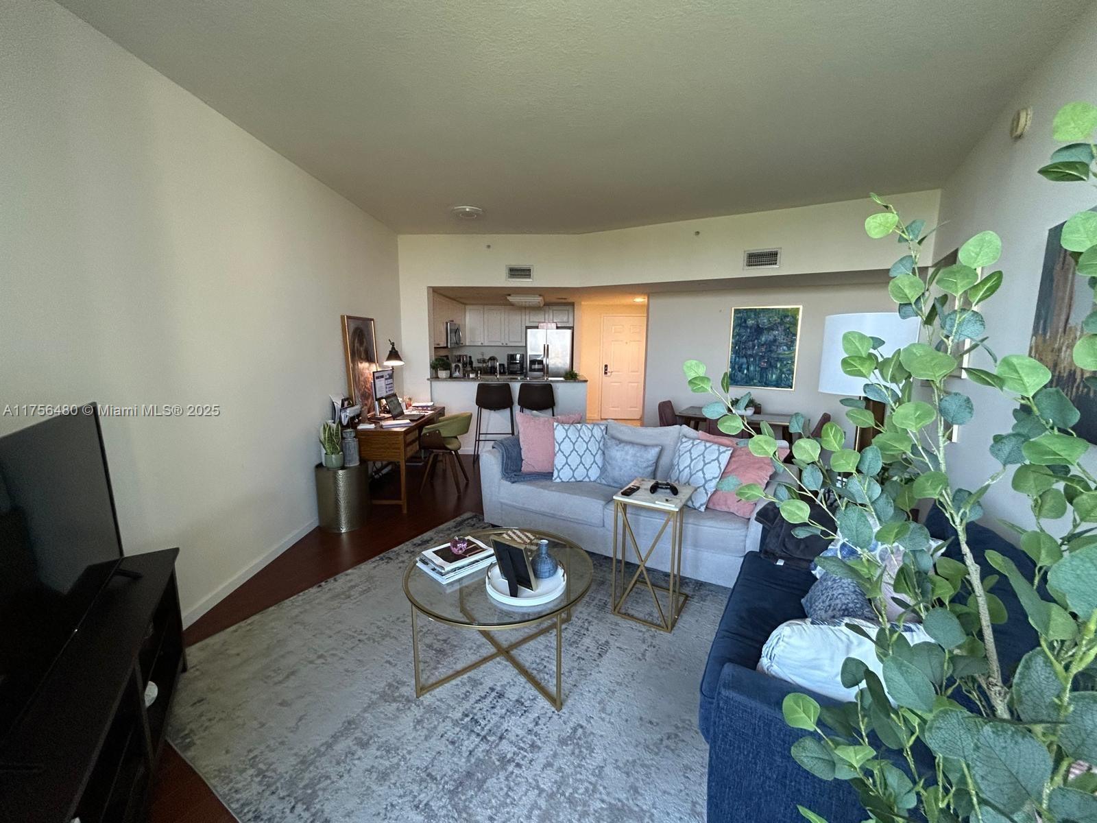 Rental Property at 19501 W Country Club Dr 1001, Aventura, Miami-Dade County, Florida - Bedrooms: 1 
Bathrooms: 1  - $2,250 MO.