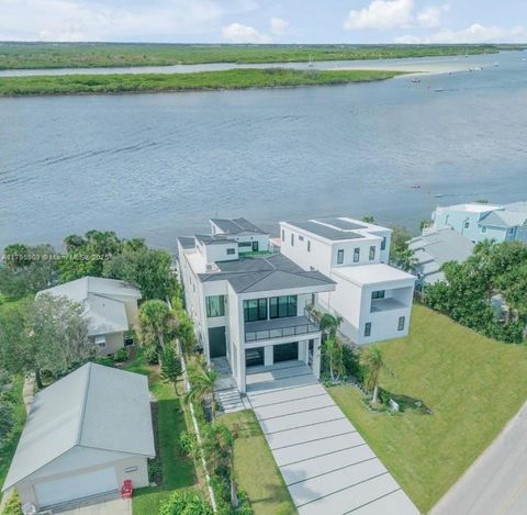 1194 N Peninsula Ave New Smyrna Beach FL 32169