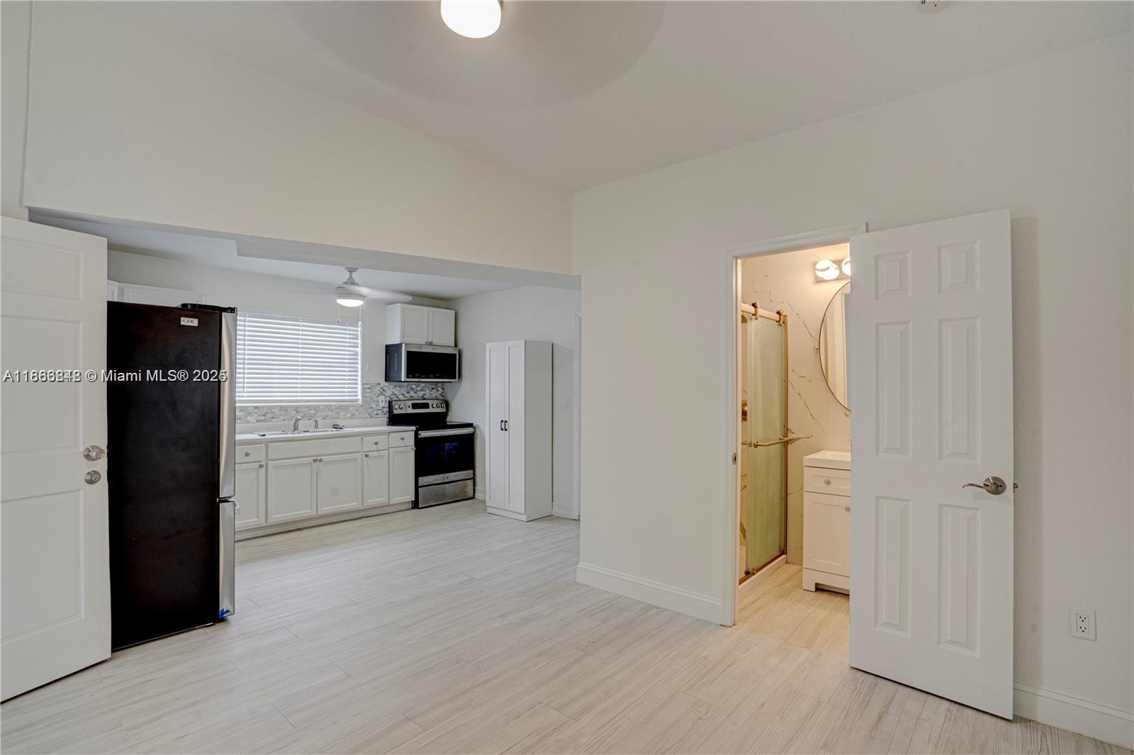 HERITAGE HOMES FIRST ADD - Residential Lease