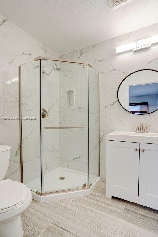 HERITAGE HOMES FIRST ADD - Residential Lease